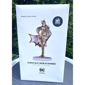 DC Artists Alley Batgirl Sho Murase White Gold Variant Limited Edition DCU